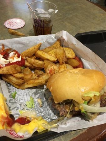 Fuddruckers
